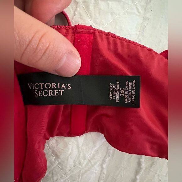 Victoria’s Secret bra 34C push up - Picture 2 of 8